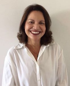 Profa. Me. Yole Mendonça